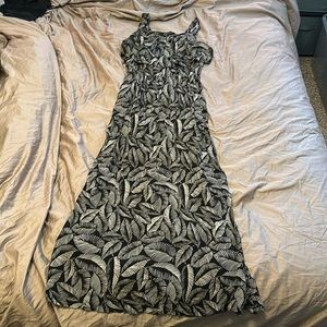 Merona maxi dress black and white leaf print